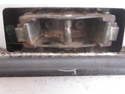 Kofferraumverschluss hat Rost