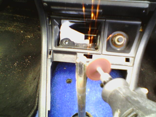 Aschenbecher und Anzünder Gti16