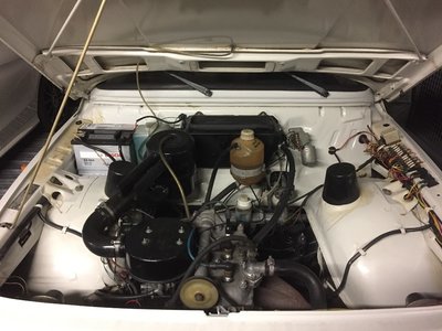Wartburg_Motorraum.JPG