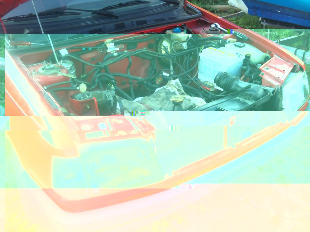 Das loch im Motorraum