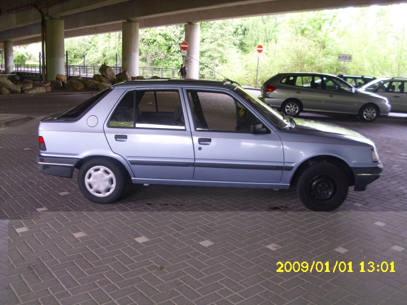 Peugeot 309 009.jpg